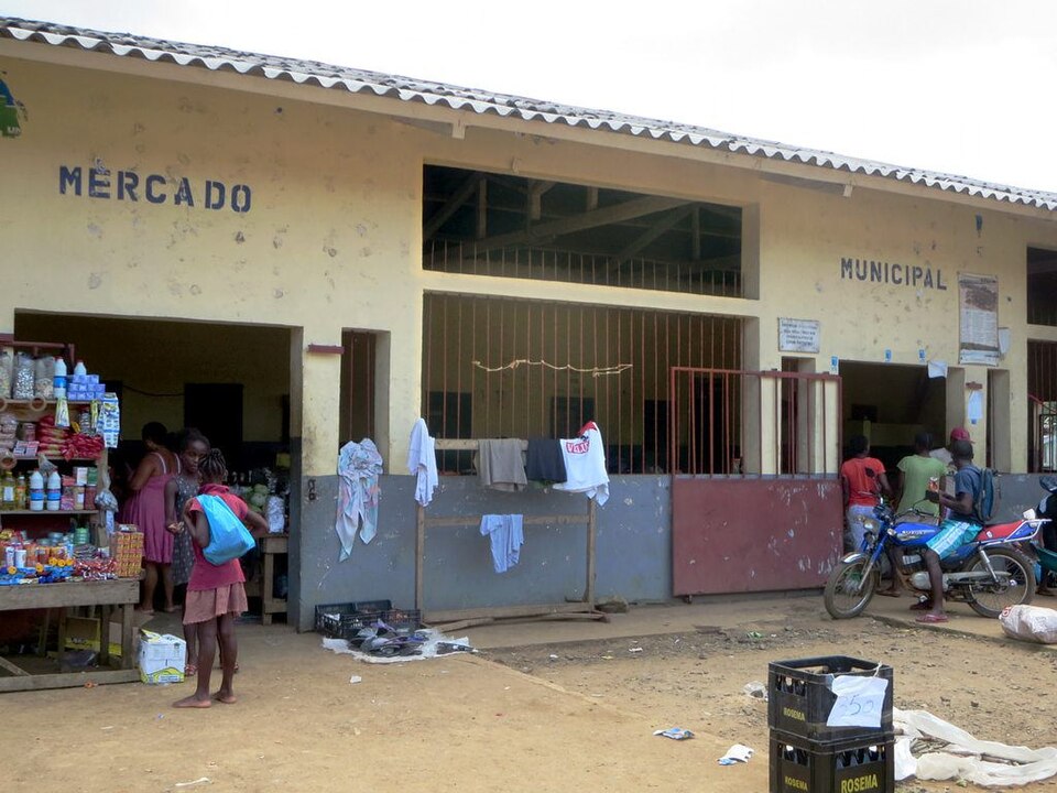 Santo António’s marketplace on Príncipe in 2015.